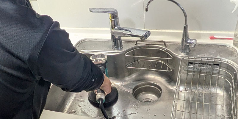 キッチンシンク磨き