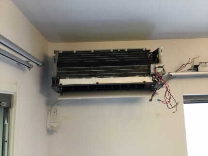 お掃除機能付きエアコン分解