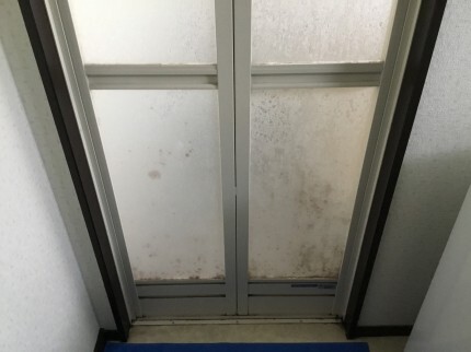 扉カビBefore